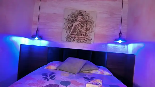 Snapshot of AnneDixie chatting on 11-07-25, 03:06 AnneDixie online show from 11-07-25, 03:06