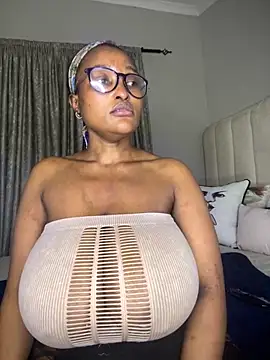 Bustygoddess32 online show from 10-10-25, 11:04