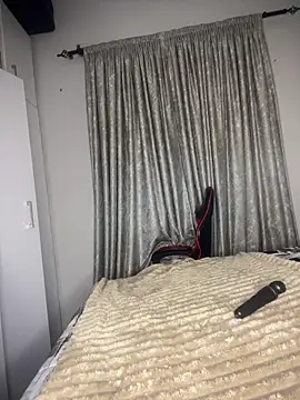 Bustygoddess32 online show from 04-17-26, 01:19