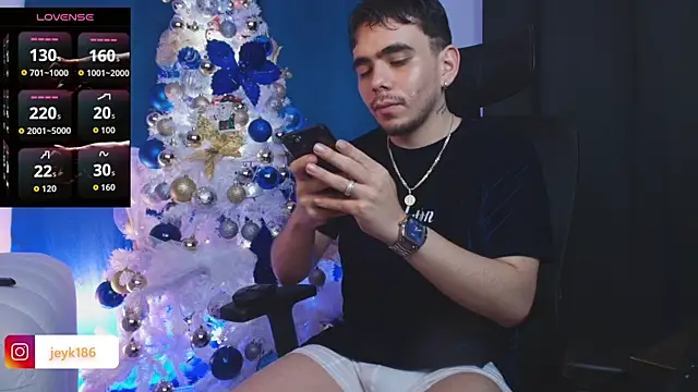 Snapshot of Jey_keler1 chatting on 12-21-25, 02:41 Jey keler1 online show from 12-21-25, 02:41