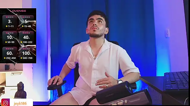 Snapshot of Jey_keler1 chatting on 01-10-26, 01:51 Jey keler1 online show from 01-10-26, 01:51