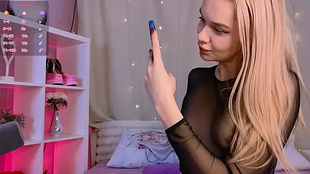 Snapshot of Viena_dias chatting on 02-17-25, 07:47 Viena dias online show from 02-17-25, 07:47