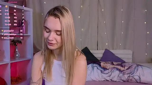 Snapshot of Viena_dias chatting on 03-02-25, 10:24 Viena dias online show from 03-02-25, 10:24