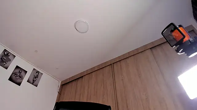 Snapshot of Bambi_gurl chatting on 01-30-25, 01:22 Bambi gurl online show from 01-30-25, 01:22