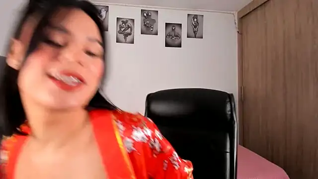 Snapshot of Bambi_gurl chatting on 01-31-25, 10:42 Bambi gurl online show from 01-31-25, 10:42