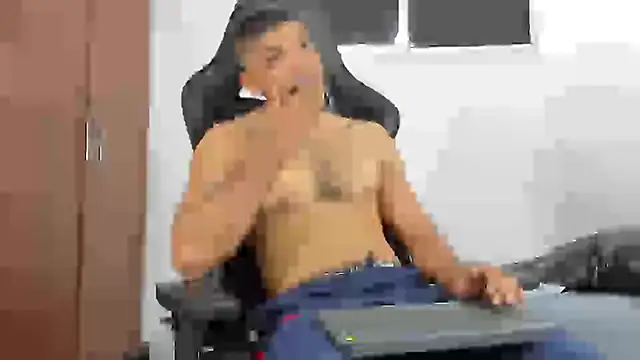 Snapshot of joris_vo chatting on 01-11-25, 04:14 joris vo online show from 01-11-25, 04:14