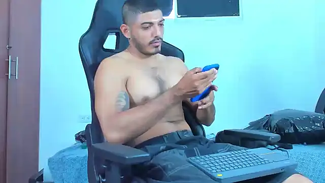 Snapshot of joris_vo chatting on 01-16-25, 03:35 joris vo online show from 01-16-25, 03:35