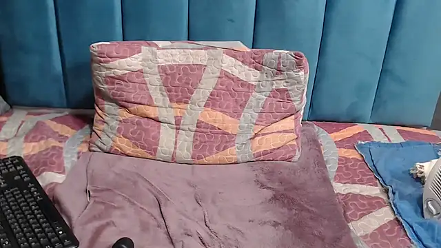 Snapshot of BLACKberry008 chatting on 02-20-25, 06:57 BLACKberry008 online show from 02-20-25, 06:57