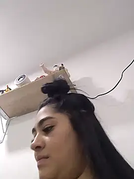 Charlotte cutee18 online show from 10-20-25, 12:00