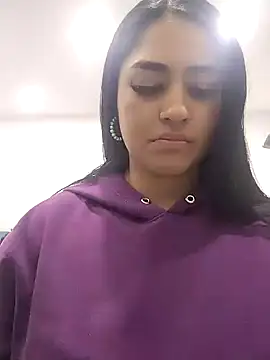 Charlotte cutee18 online show from 10-29-25, 05:20