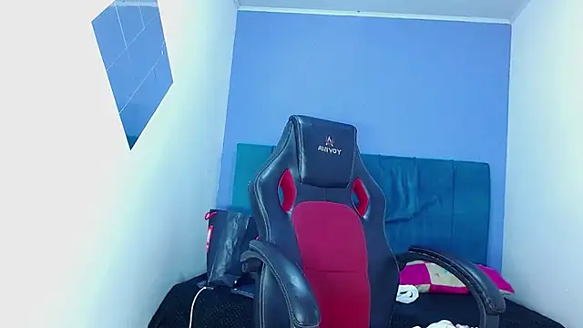 angelicatorrecm101 online show from 01-05-25, 07:49