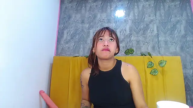 angelicatorrecm101 online show from 03-22-25, 01:43