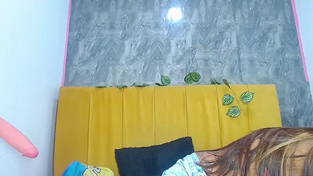 angelicatorrecm101 online show from 03-23-25, 12:47