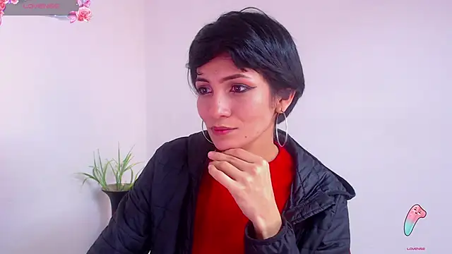 Hannaaaa   online show from 12-24-24, 05:13