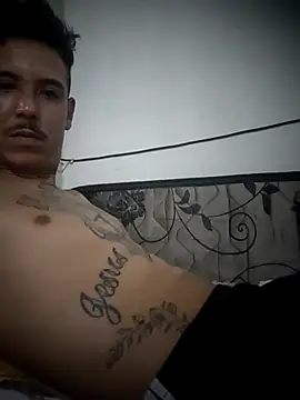 Snapshot of DG0022 chatting on 03-05-26, 03:08 DG0022 online show from 03-05-26, 03:08