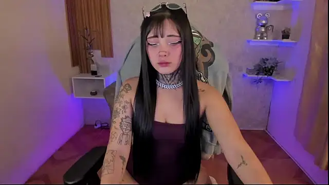 mia catt05 online show from 03-04-25, 05:21