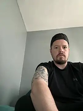 Snapshot of husband4555 chatting on 02-09-26, 04:00 husband4555 online show from 02-09-26, 04:00