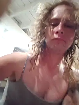 cdressupdiva online show from 04-17-26, 08:06