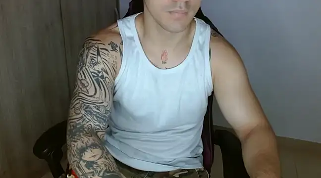 Snapshot of Sisoyalejo420 chatting on 12-25-24, 02:03 Sisoyalejo420 online show from 12-25-24, 02:03