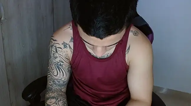 Snapshot of Sisoyalejo420 chatting on 01-08-25, 04:23 Sisoyalejo420 online show from 01-08-25, 04:23