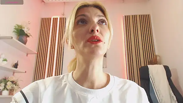 RileyLanna online show from 11-10-25, 04:33