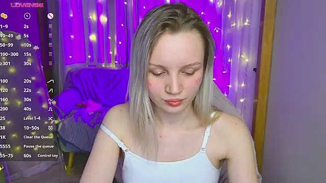 Snapshot of Beatrica_Klein chatting on 01-01-25, 07:53 Beatrica Klein online show from 01-01-25, 07:53