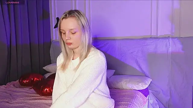 Snapshot of Beatrica_Klein chatting on 02-12-25, 05:05 Beatrica Klein online show from 02-12-25, 05:05