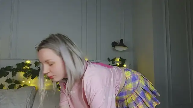 Snapshot of Beatrica_Klein chatting on 03-22-25, 05:09 Beatrica Klein online show from 03-22-25, 05:09