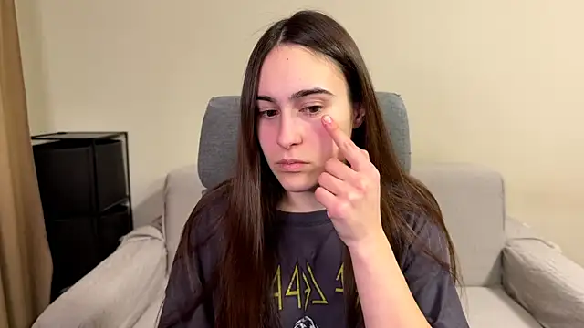 AliceKolltt online show from 04-07-26, 08:09