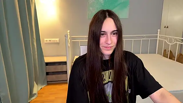 Snapshot of AliceKolltt chatting on 06-14-26, 02:24 AliceKolltt online show from 06-14-26, 02:24