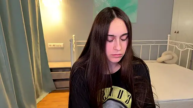 Snapshot of AliceKolltt chatting on 06-14-26, 10:12 AliceKolltt online show from 06-14-26, 10:12