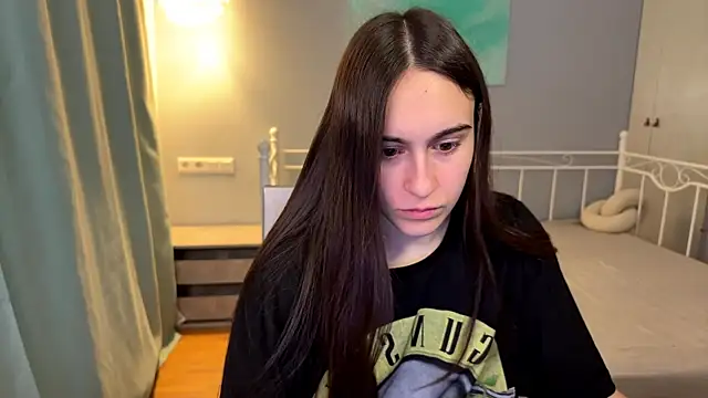 Snapshot of AliceKolltt chatting on 06-21-26, 08:55 AliceKolltt online show from 06-21-26, 08:55