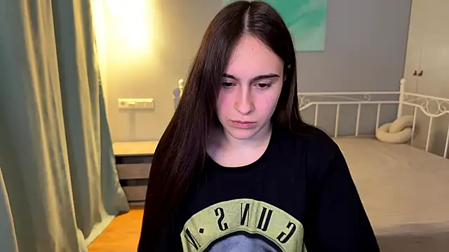 Snapshot of AliceKolltt chatting on 06-27-26, 08:25 AliceKolltt online show from 06-27-26, 08:25