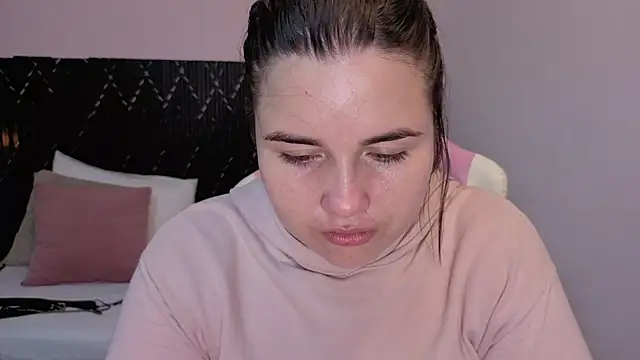 Snapshot of Aabby_lee chatting on 05-19-26, 06:58 Aabby lee online show from 05-19-26, 06:58