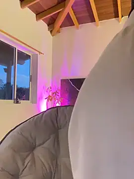 EmaSaenz online show from 01-30-25, 11:24