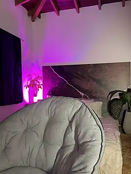 EmaSaenz online show from 02-21-25, 11:21