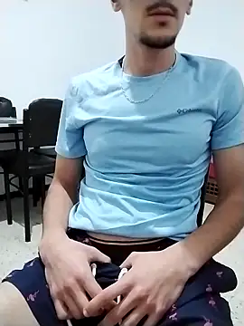 Snapshot of Zoro_23cm chatting on 10-30-25, 10:21 Zoro 23cm online show from 10-30-25, 10:21