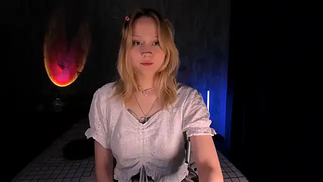 Snapshot of MariaMango chatting on 02-13-25, 11:15 MariaMango online show from 02-13-25, 11:15