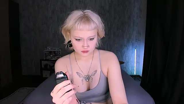 Snapshot of MariaMango chatting on 10-30-25, 04:47 MariaMango online show from 10-30-25, 04:47