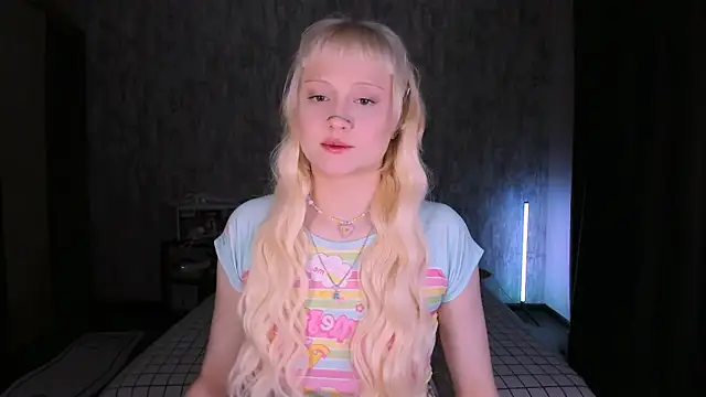 Snapshot of MariaMango chatting on 11-09-25, 01:42 MariaMango online show from 11-09-25, 01:42