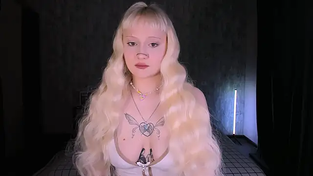 Snapshot of MariaMango chatting on 11-10-25, 09:47 MariaMango online show from 11-10-25, 09:47