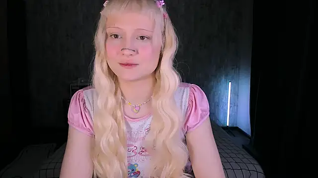 Snapshot of MariaMango chatting on 11-12-25, 01:17 MariaMango online show from 11-12-25, 01:17