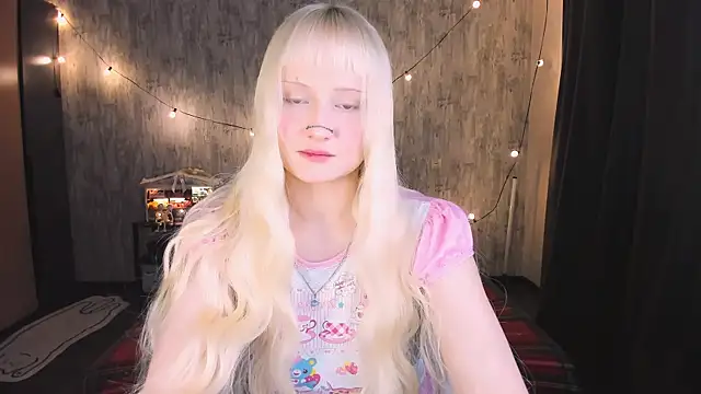 Snapshot of MariaMango chatting on 11-23-25, 12:10 MariaMango online show from 11-23-25, 12:10