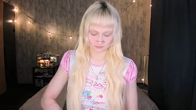 Snapshot of MariaMango chatting on 12-15-25, 04:50 MariaMango online show from 12-15-25, 04:50