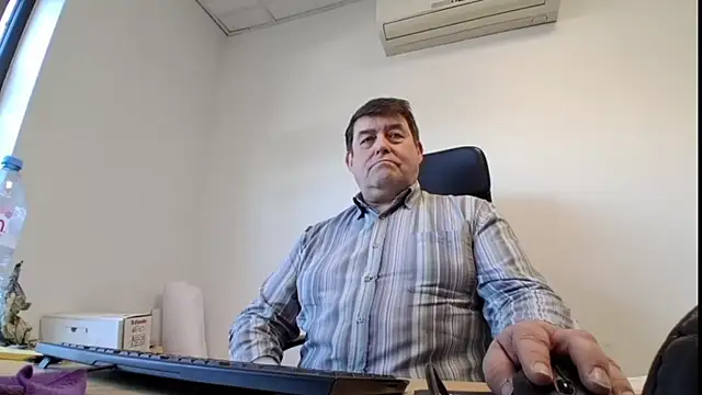 Snapshot of sympatrique chatting on 04-27-26, 04:05 sympatrique online show from 04-27-26, 04:05