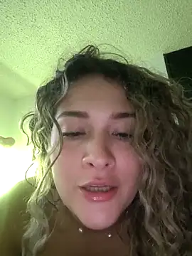 Sara smiiith211 online show from 04-21-26, 01:42