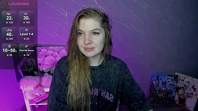 Snapshot of lily_williamss chatting on 05-18-26, 01:02 lily williamss online show from 05-18-26, 01:02