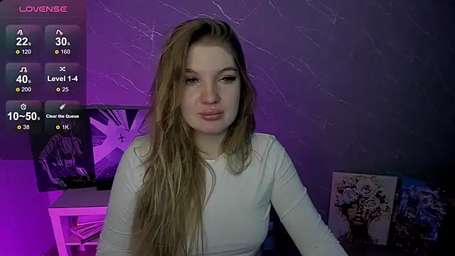 Snapshot of lily_williamss chatting on 05-27-26, 12:18 lily williamss online show from 05-27-26, 12:18