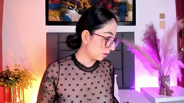 Emilywatsonn online show from 03-20-26, 12:26