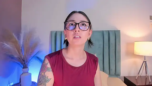 Emilywatsonn online show from 06-06-26, 12:38